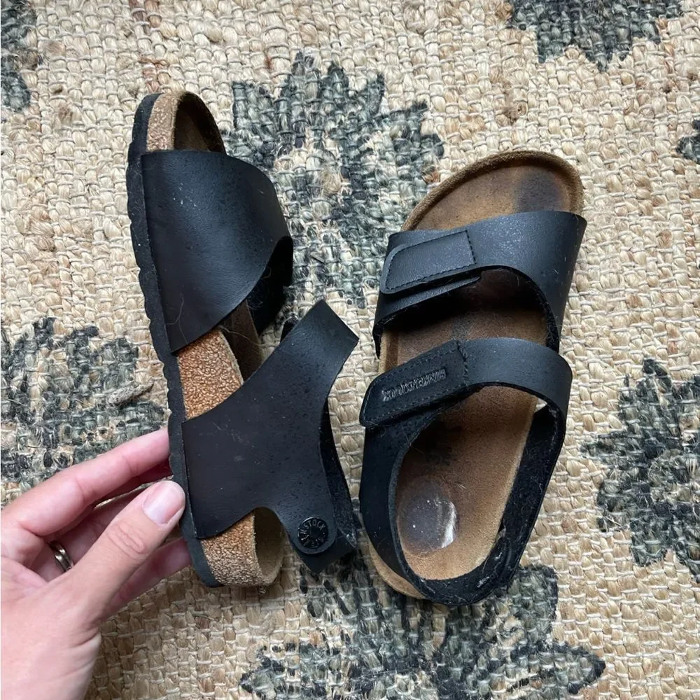Kids Birkenstock Black Sandals size 32- youth 1